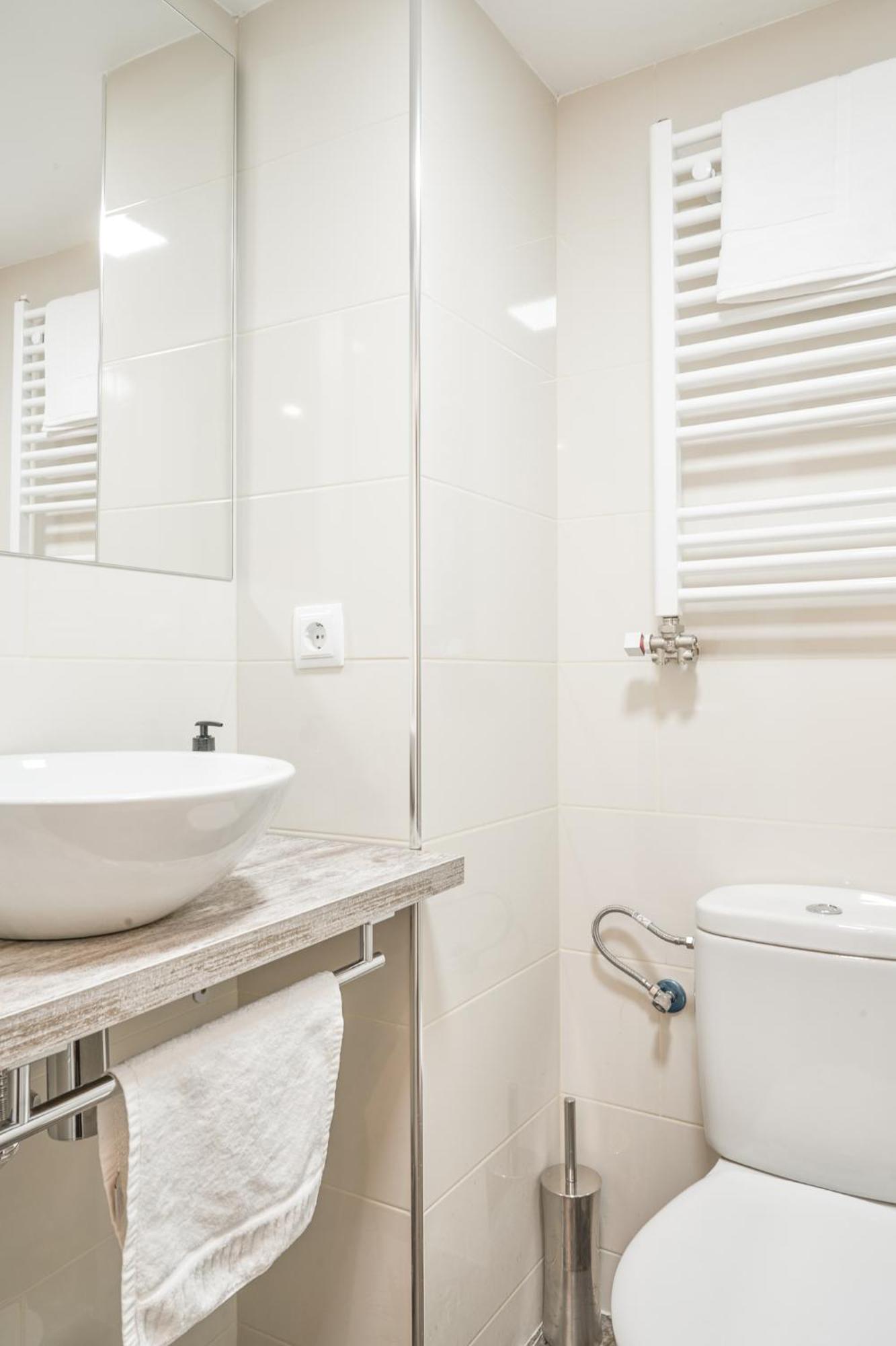 Family-Friendly Home In Central Barcelona 4Bdr Exterior foto