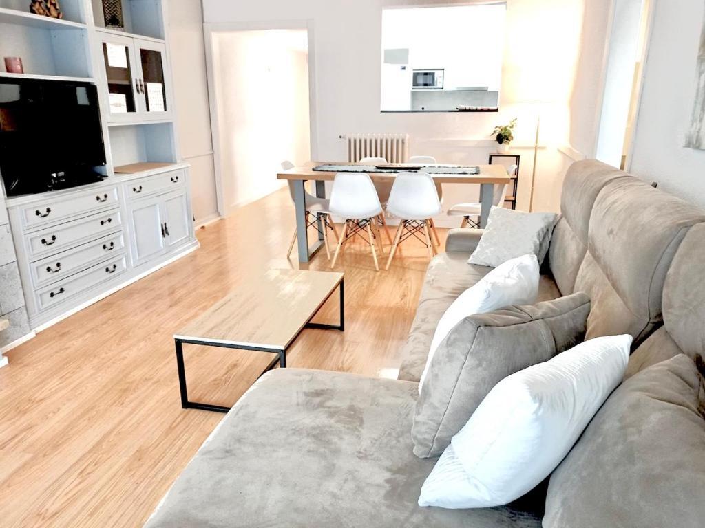 Family-Friendly Home In Central Barcelona 4Bdr Exterior foto
